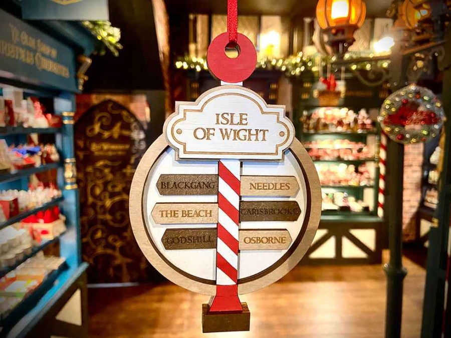 Decorations Christmas Imaginarium Isle Of Wight | Isle Of Wight Attractions North Pole Signpost